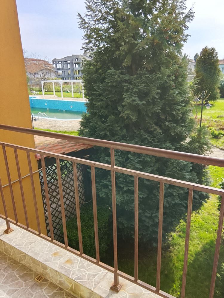 Geräumiges Studio mit Poolblick in Aheloy – Komfort und Annehmlichkeiten in einer geschlossenen Anlage