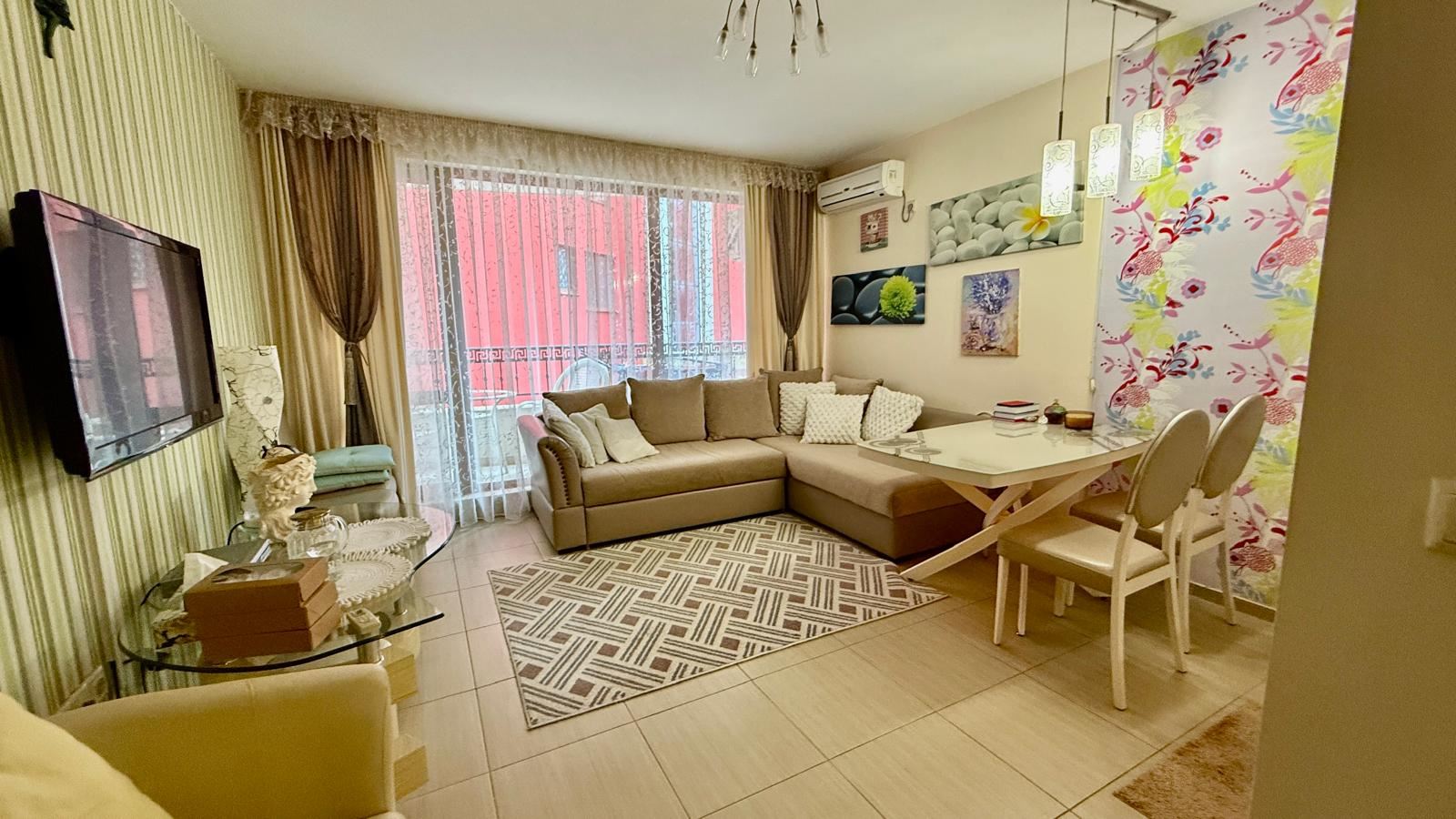 3-Zimmer-Wohnung in erster Meereslinie in Nessebar – Großzügigkeit, zwei Schlafzimmer und das Meer direkt vor der Anlage