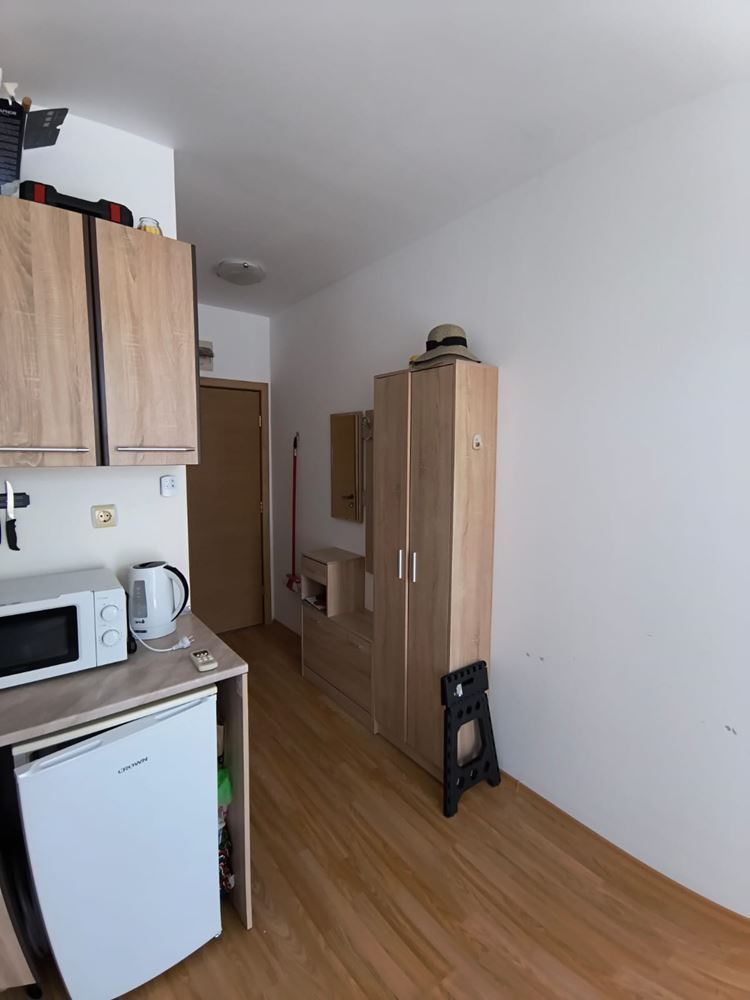 Exklusiv möbliertes Studio in einer geschlossenen Anlage mit umfangreicher Infrastruktur und ruhiger Atmosphäre