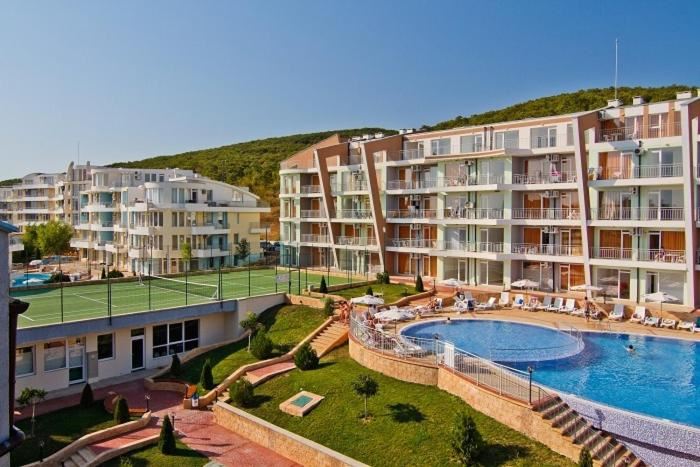 Kleine Zweizimmerwohnung mit direktem Zugang zum Pool – gemütliche Immobilie in einer Wohnanlage mit umfangreicher Infrastruktur nahe Sonnenstrand