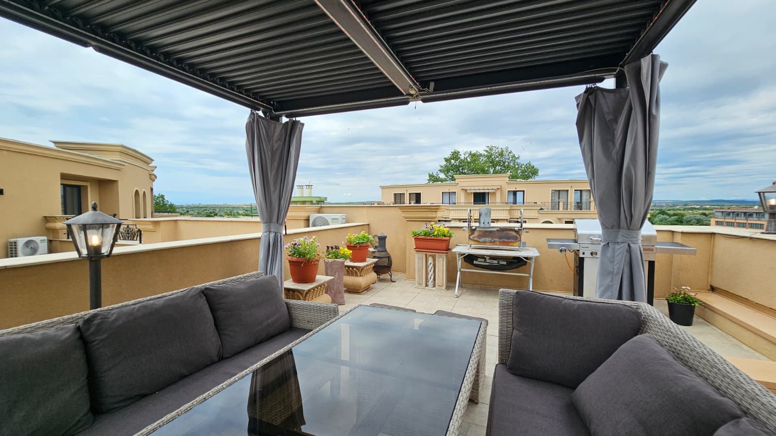 Geräumiges Penthouse mit Panoramaterrasse und Sauna in einer modernen Wohnanlage in Sonnenstrand
