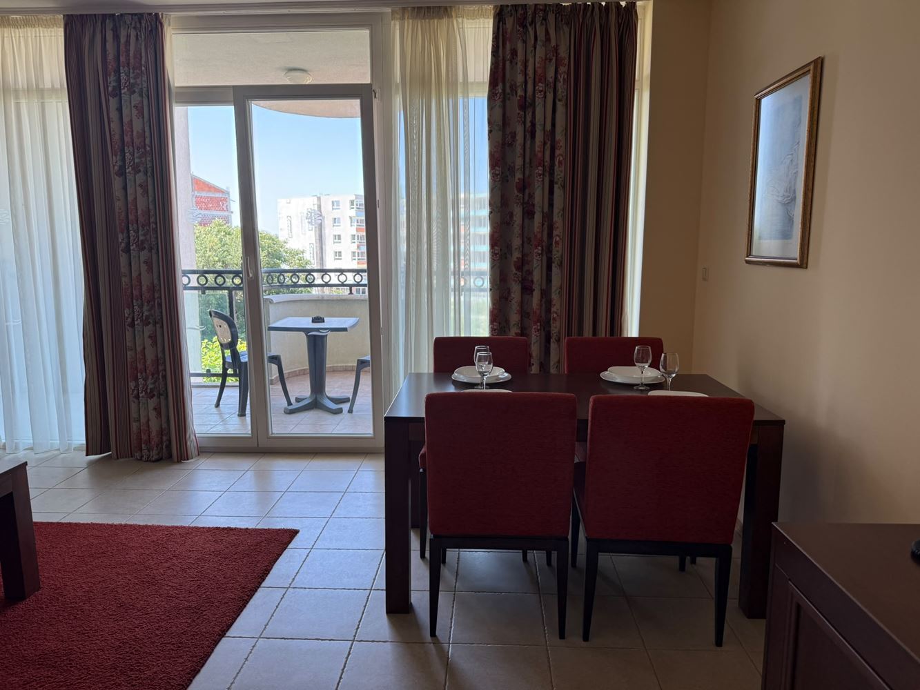 Geräumige Zweizimmerwohnung in erster Meereslinie in Pomorie