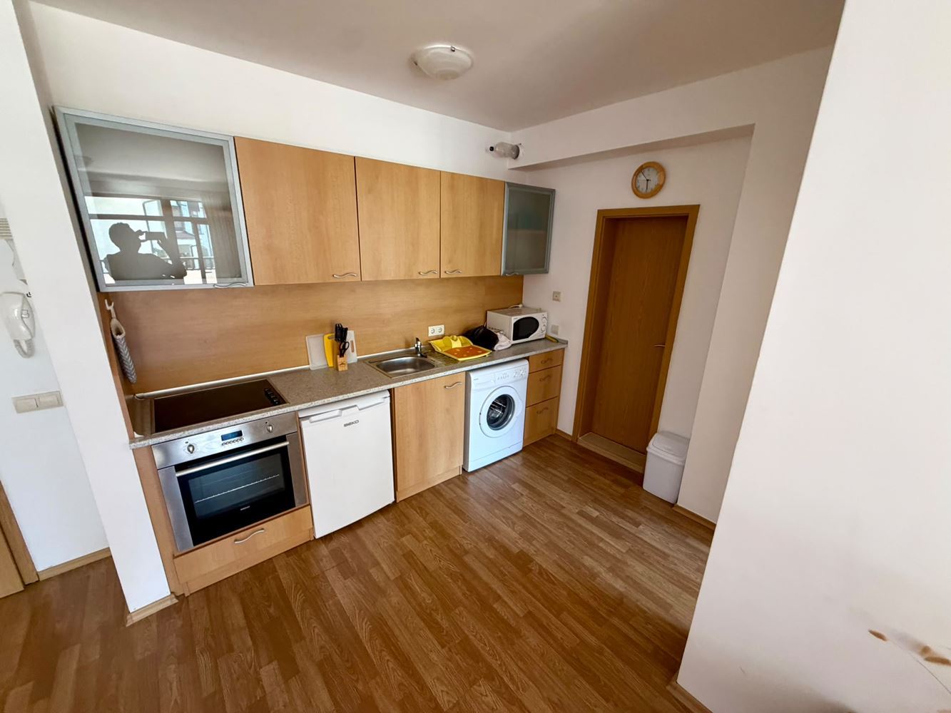 Großzügige Zweizimmerwohnung mit Poolblick in Aheloy