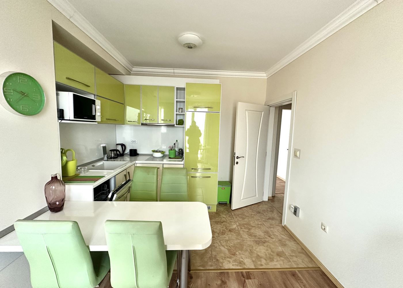 Geräumige 3-Zimmer-Wohnung mit Meerblick in Ravda