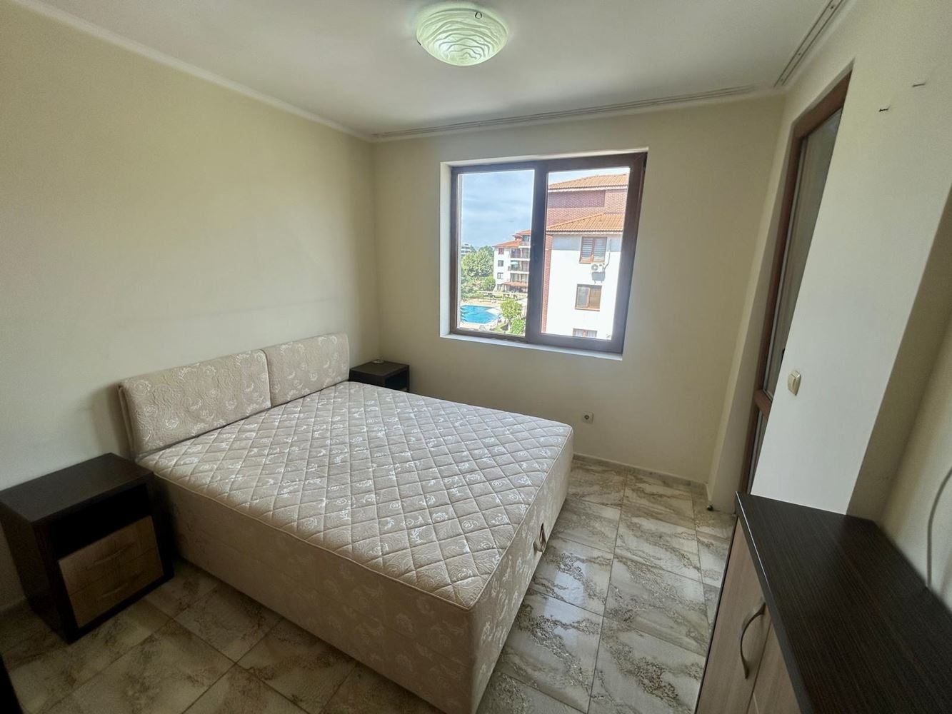 Großzügige 3-Zimmer-Wohnung mit zwei Schlafzimmern in Nessebar – zwei Terrassen und Möglichkeit für ein drittes Schlafzimmer