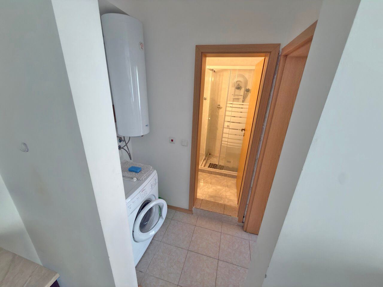 Zweizimmerwohnung mit hochwertiger Möblierung und Swimmingpool in einer modernen Anlage in Sonnenstrand