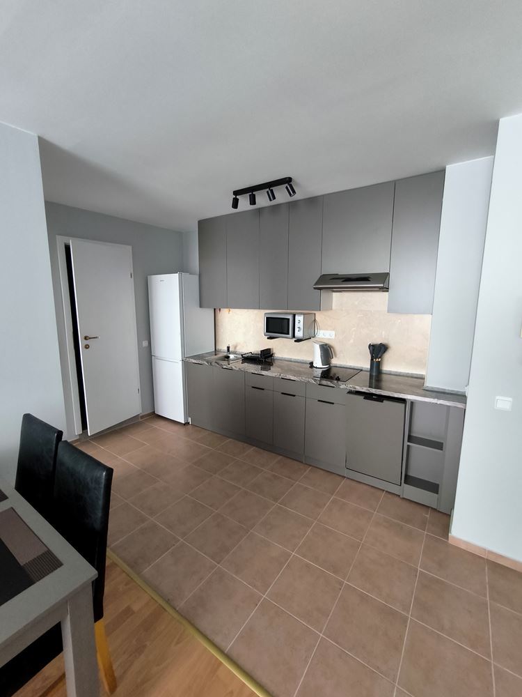 Luxuriöse Wohnung mit einem Schlafzimmer in erster Meereslinie in Sveti Vlas