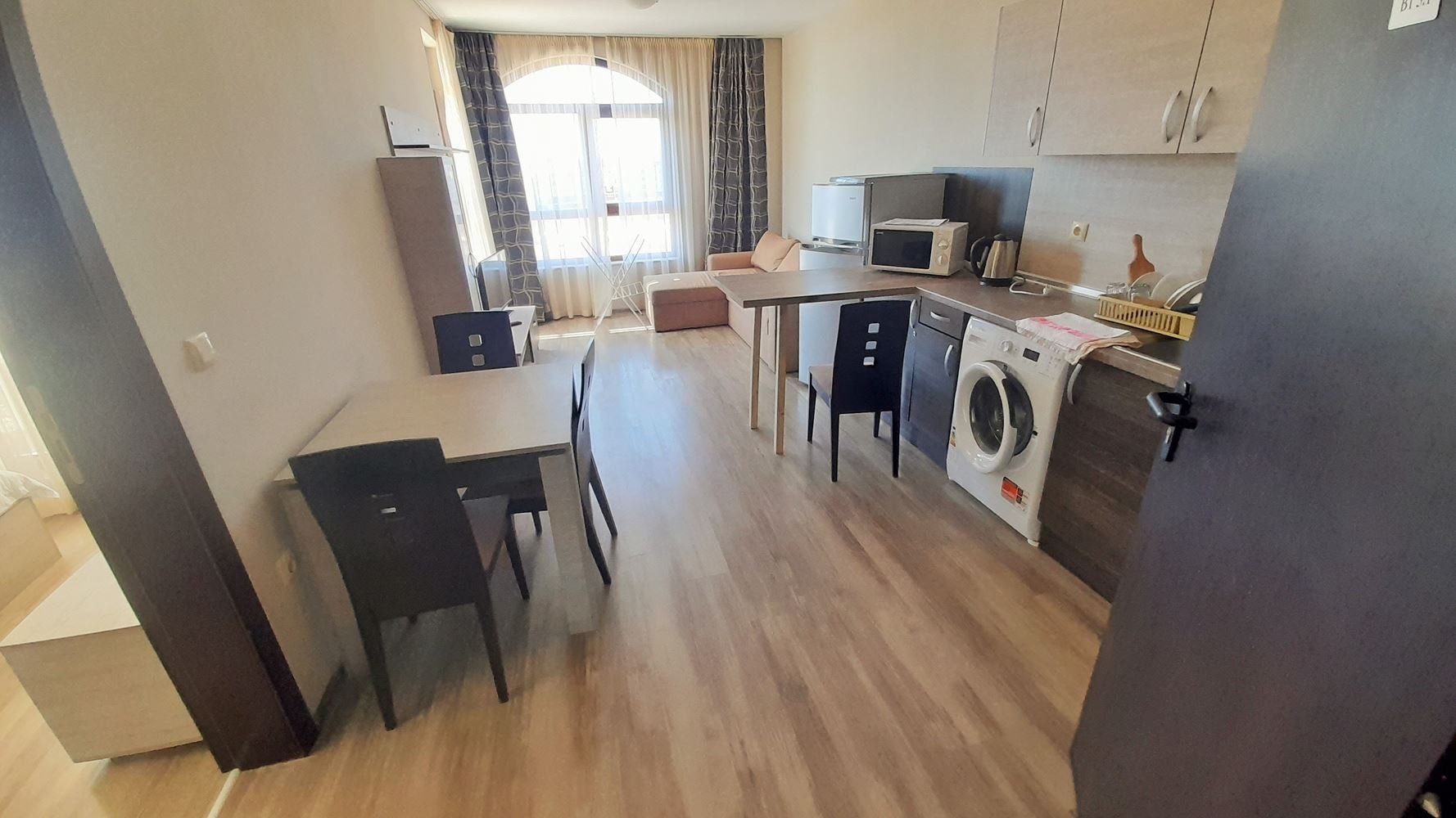 Attraktive Zweizimmerwohnung mit Meer- und Bergblick in Sveti Vlas