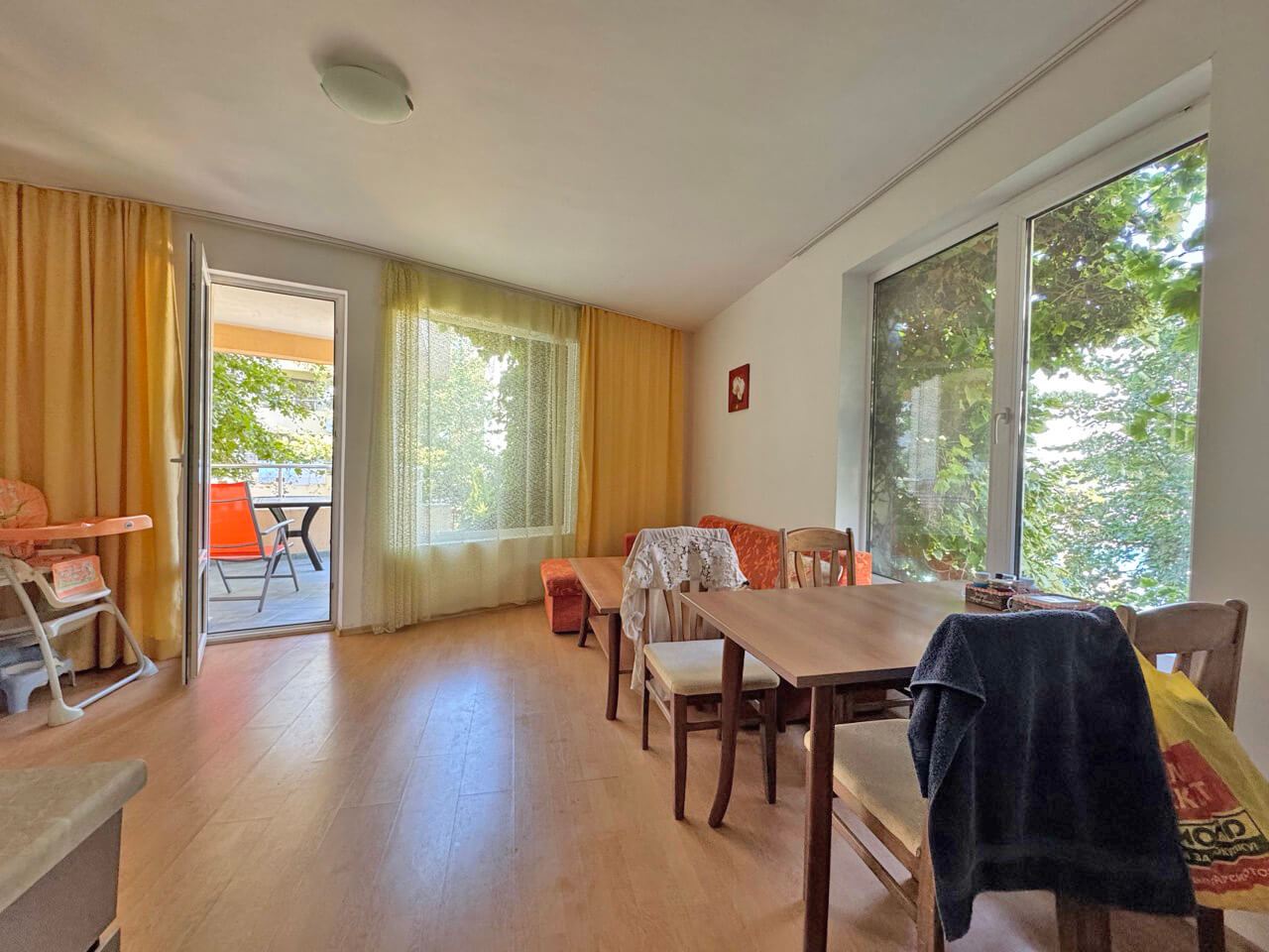 Zweizimmerwohnung mit Blick auf den Pool, 100 m vom Strand in Sonnenstrand