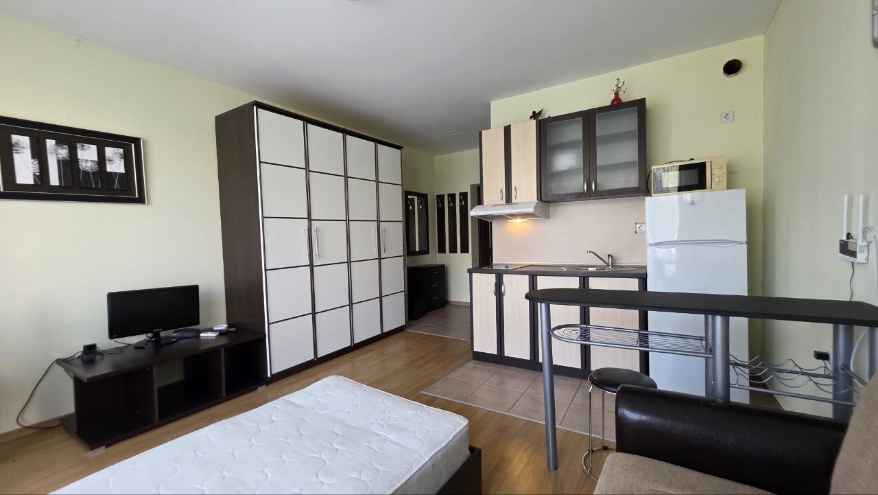 Praktisches und gemütliches Studio in Sonnenstrand – Komfort und Ruhe mit Blick auf den Pool