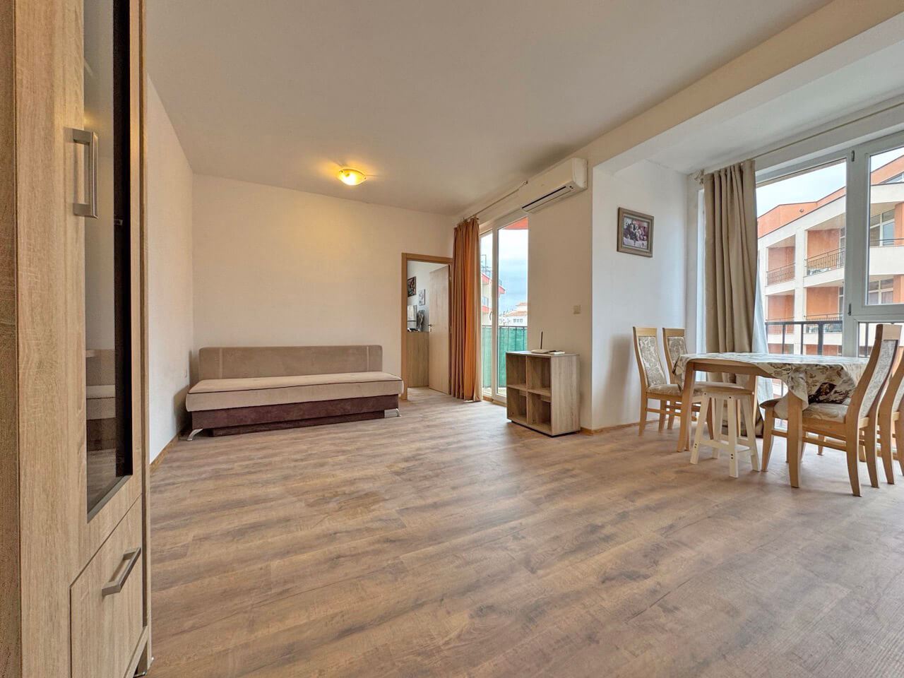 Ein-Zimmer-Wohnung mit Poolblick in einem prestigeträchtigen Komplex in Sunny Beach