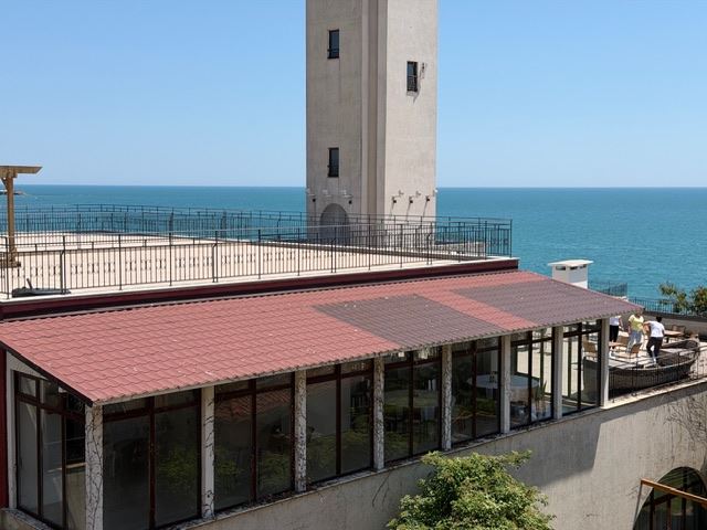 Zwei-Zimmer-Wohnung in erster Meereslinie mit Meerblick in Aheloy