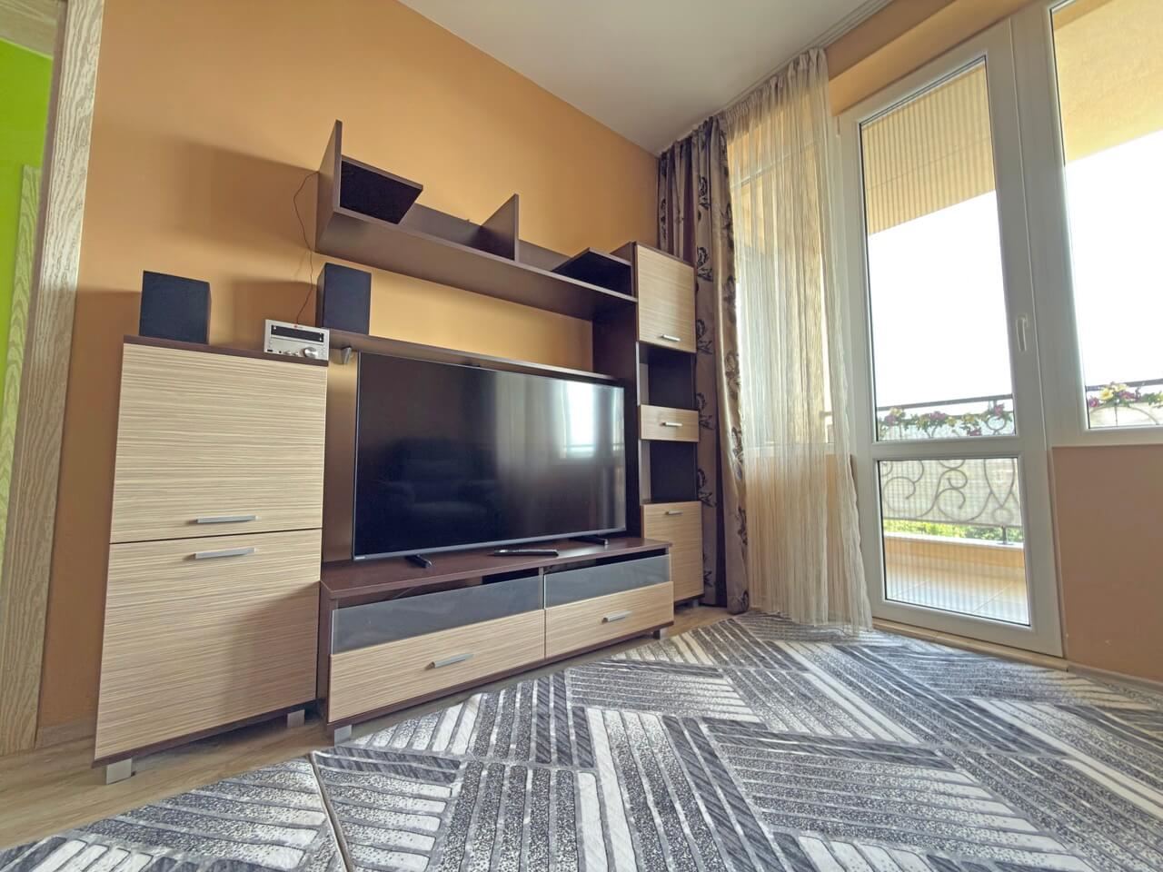 Drei-Zimmer-Wohnung mit Meerblick, 200 Meter vom Strand entfernt in Pomorie