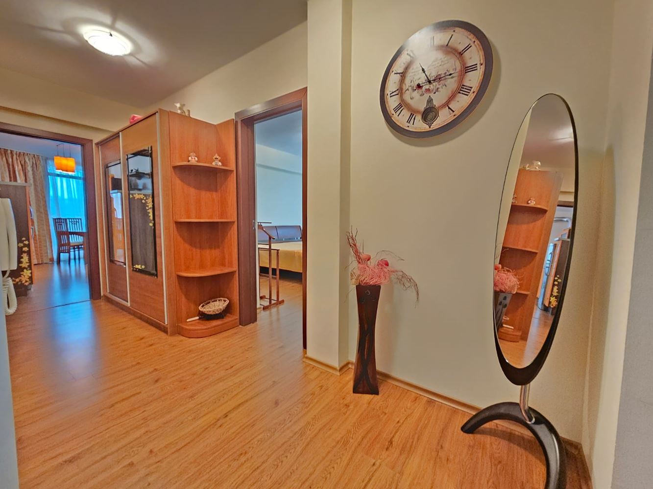 Geräumige Drei-Zimmer-Wohnung in erster Meereslinie in Sozopol mit einzigartiger Panoramaterrasse