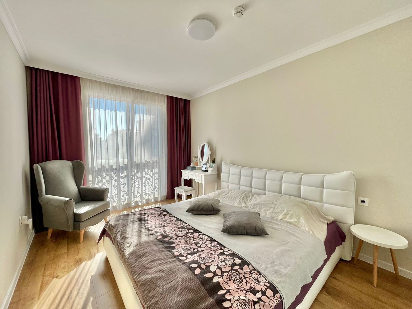 Luxuriöse Drei-Zimmer-Wohnung auf zwei Ebenen im Herzen von Rawda – Neubau mit Swimmingpool und Premium-Komfort