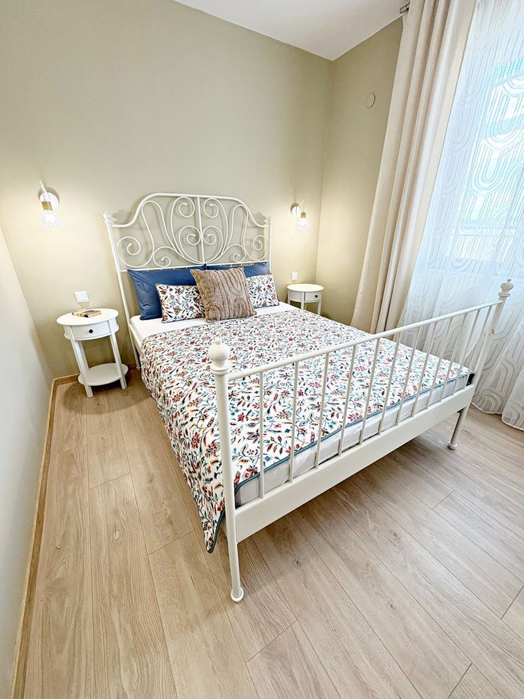 Stilvolle Wohnung mit einem Schlafzimmer und niedriger Wartungsgebühr in einer ausgezeichneten Anlage in Sonnenstrand – bezugsfertig oder als Investition