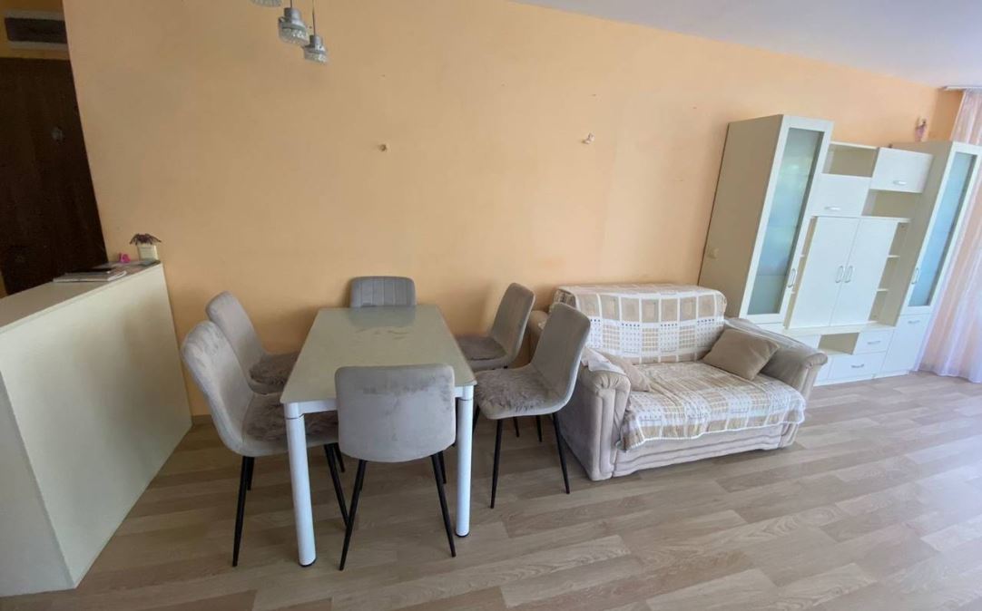 Zwei-Zimmer-Wohnung 50 Meter vom Strand in Ravda – modernes Gebäude, Komfort und ausgezeichnete Lage