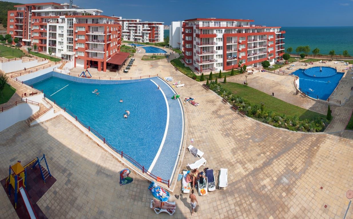 Absolute erste Meereslinie in Sveti Vlas! Geräumige Zweizimmerwohnung mit wunderschönem Meerblick