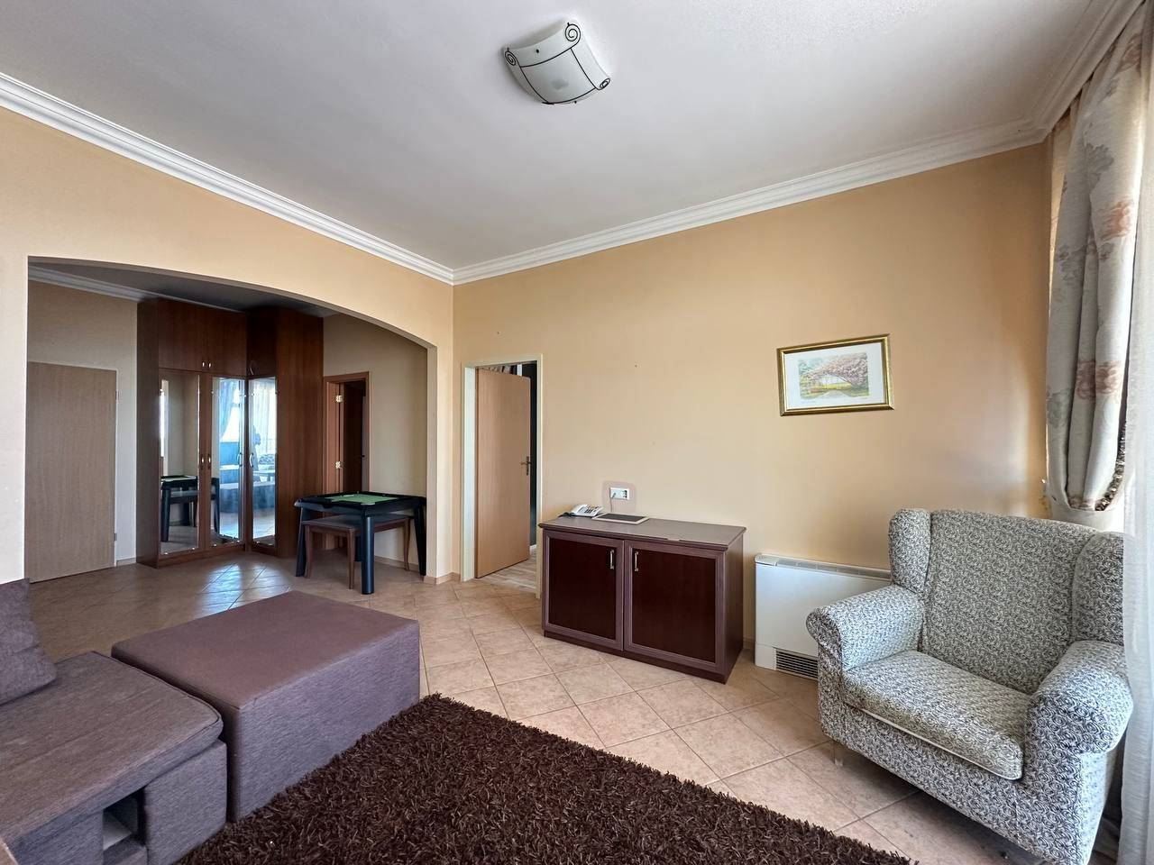 Geräumige Wohnung mit Meerblick in erster Meereslinie in Pomorie – Ferienimmobilie mit dem Gefühl eines luxuriösen Resorts