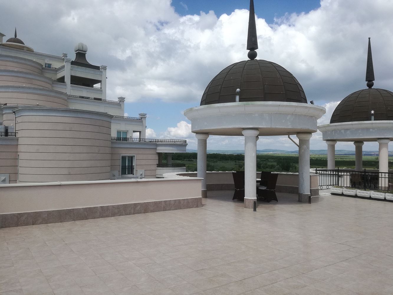 Luxuriöse Maisonette mit großer Panoramaterrasse und Meerblick in Pomorie