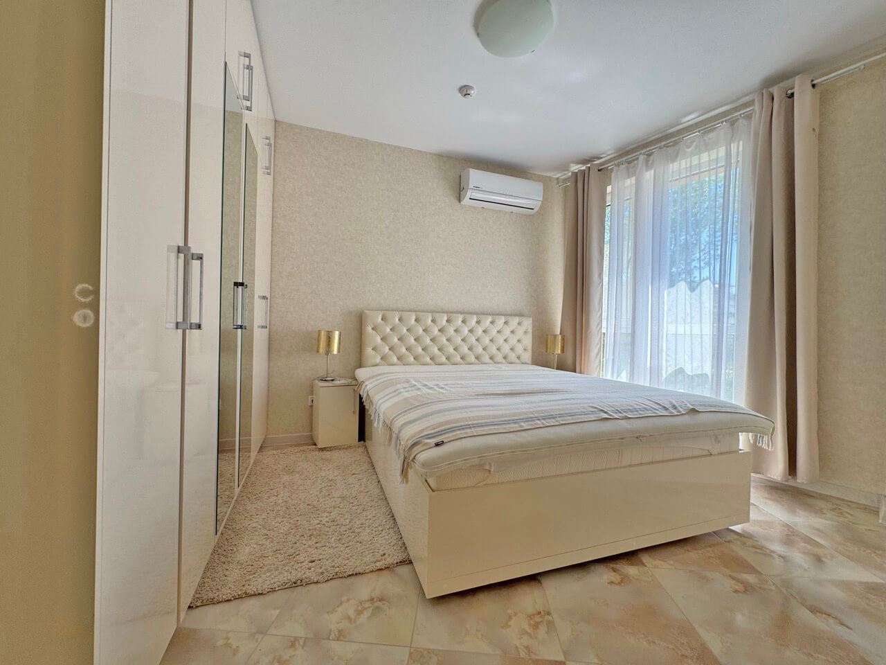 Helle und stilvolle Zweizimmerwohnung in einer luxuriösen Anlage in Sunny Beach – eine ausgezeichnete Wahl zum Wohnen und Erholen