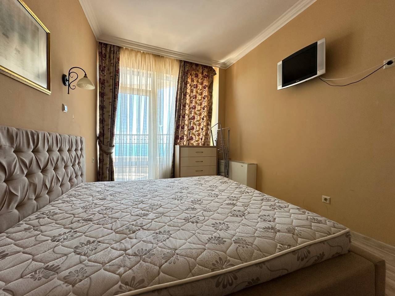 Geräumige Wohnung mit Meerblick in erster Meereslinie in Pomorie – Ferienimmobilie mit dem Gefühl eines luxuriösen Resorts