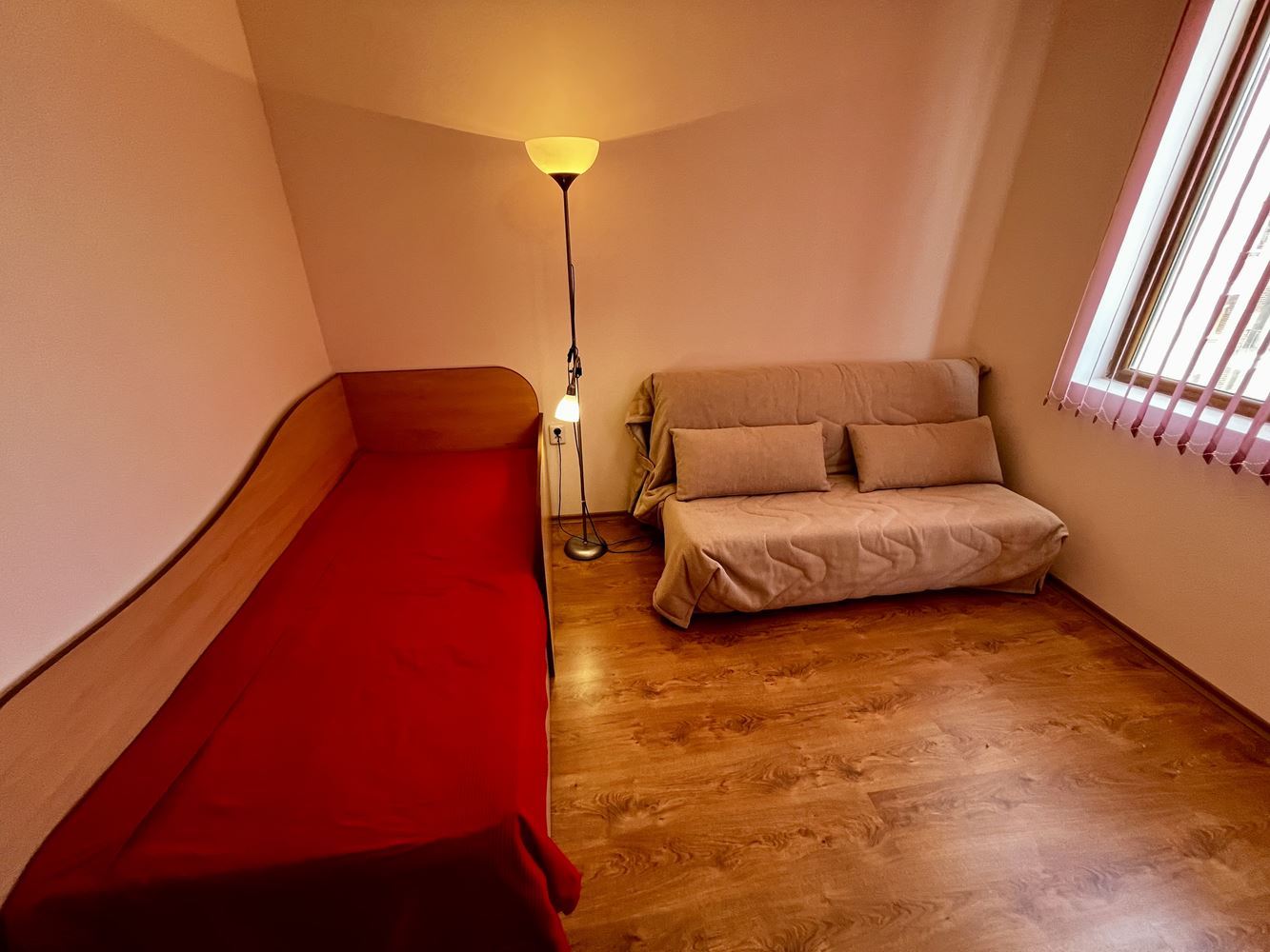 Meereskomfort und Ruhe nahe Nessebar! Möblierte Zweizimmerwohnung mit Blick auf den Pool in einer luxuriösen geschlossenen Wohnanlage