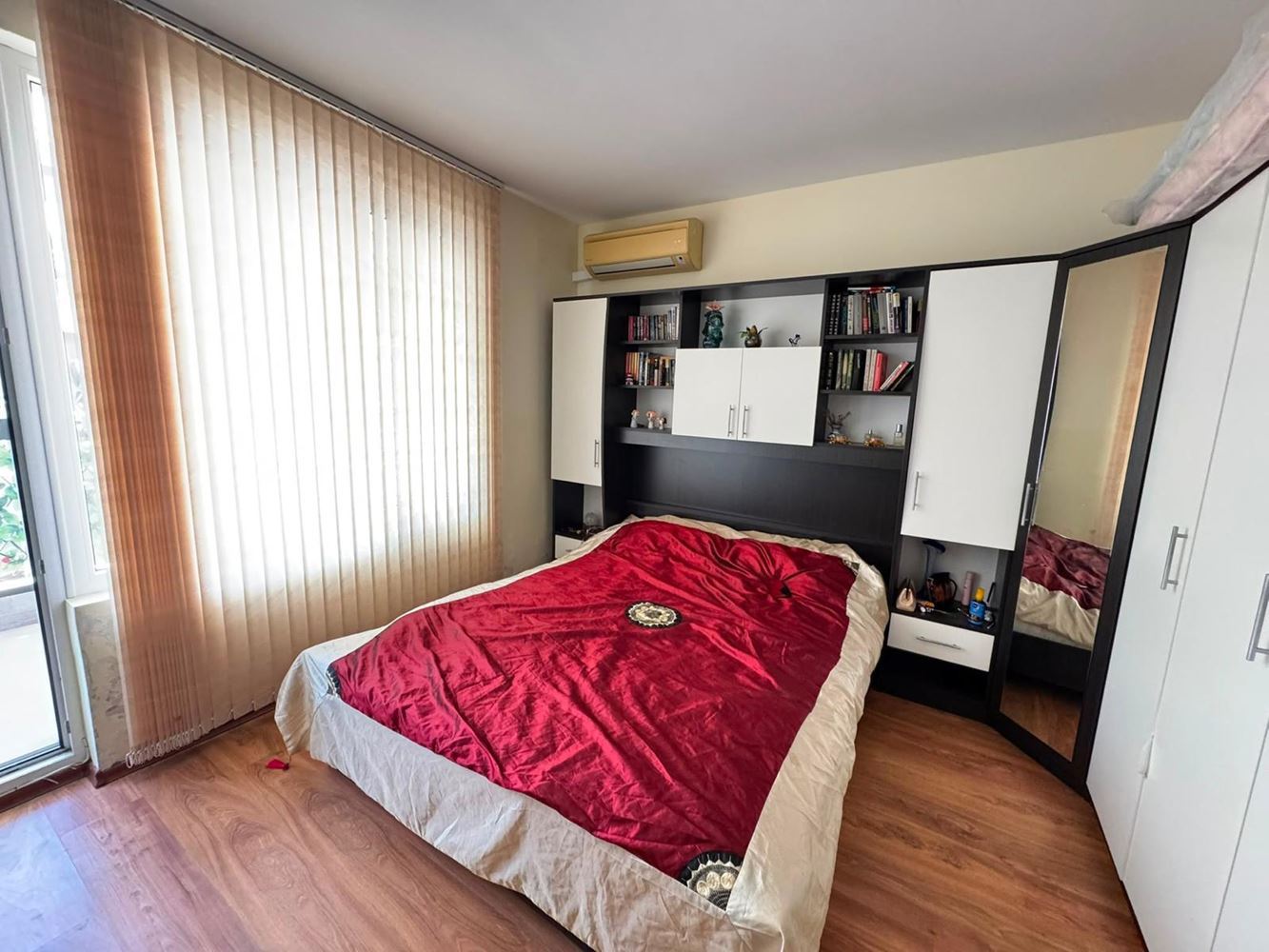 Geräumige 2-Zimmer-Wohnung in der Altstadt von Pomorie – nur 50 Meter vom Strand entfernt mit teilweisem Meerblick
