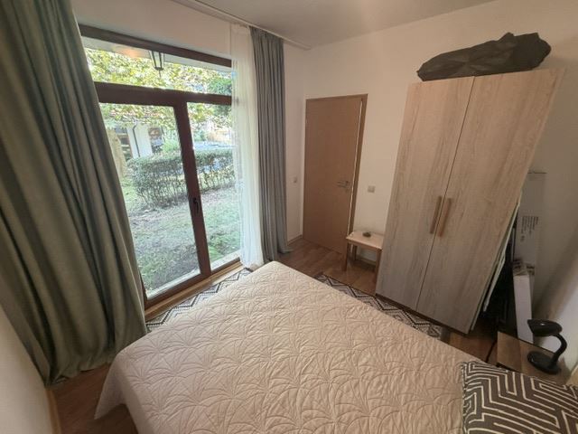 Komfort und Ruhe am Meer – geräumige Zweizimmerwohnung mit einem Schlafzimmer in Aheloy