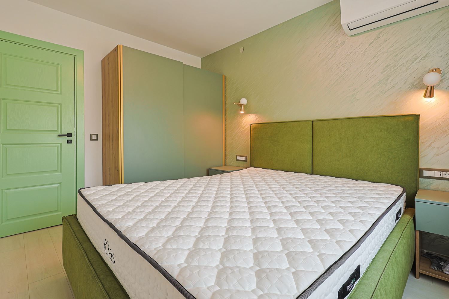 Drei-Zimmer-Wohnung mit Panoramameerblick in einer ruhigen, grünen Anlage in Sonnenstrand