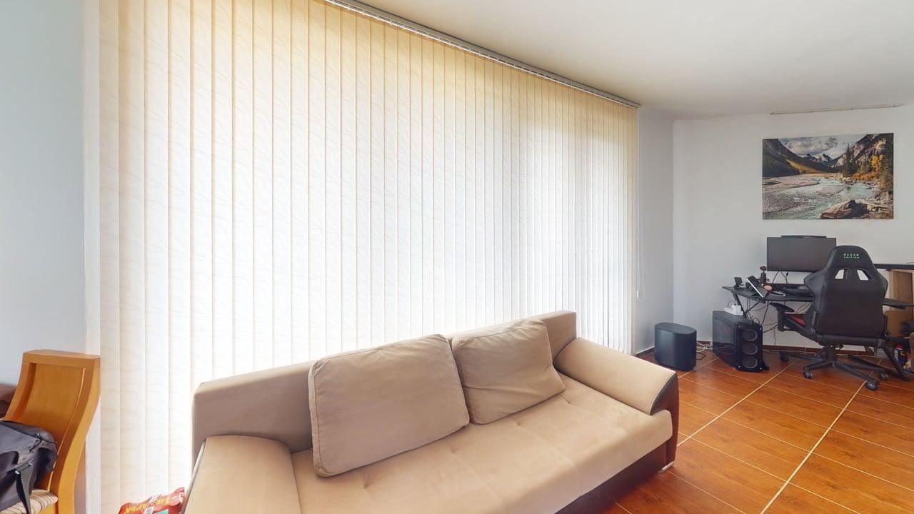 Zweizimmerwohnung mit Panoramablick auf das Meer und die Berge in einer Wohnanlage mit Swimmingpools und SPA-Zentrum