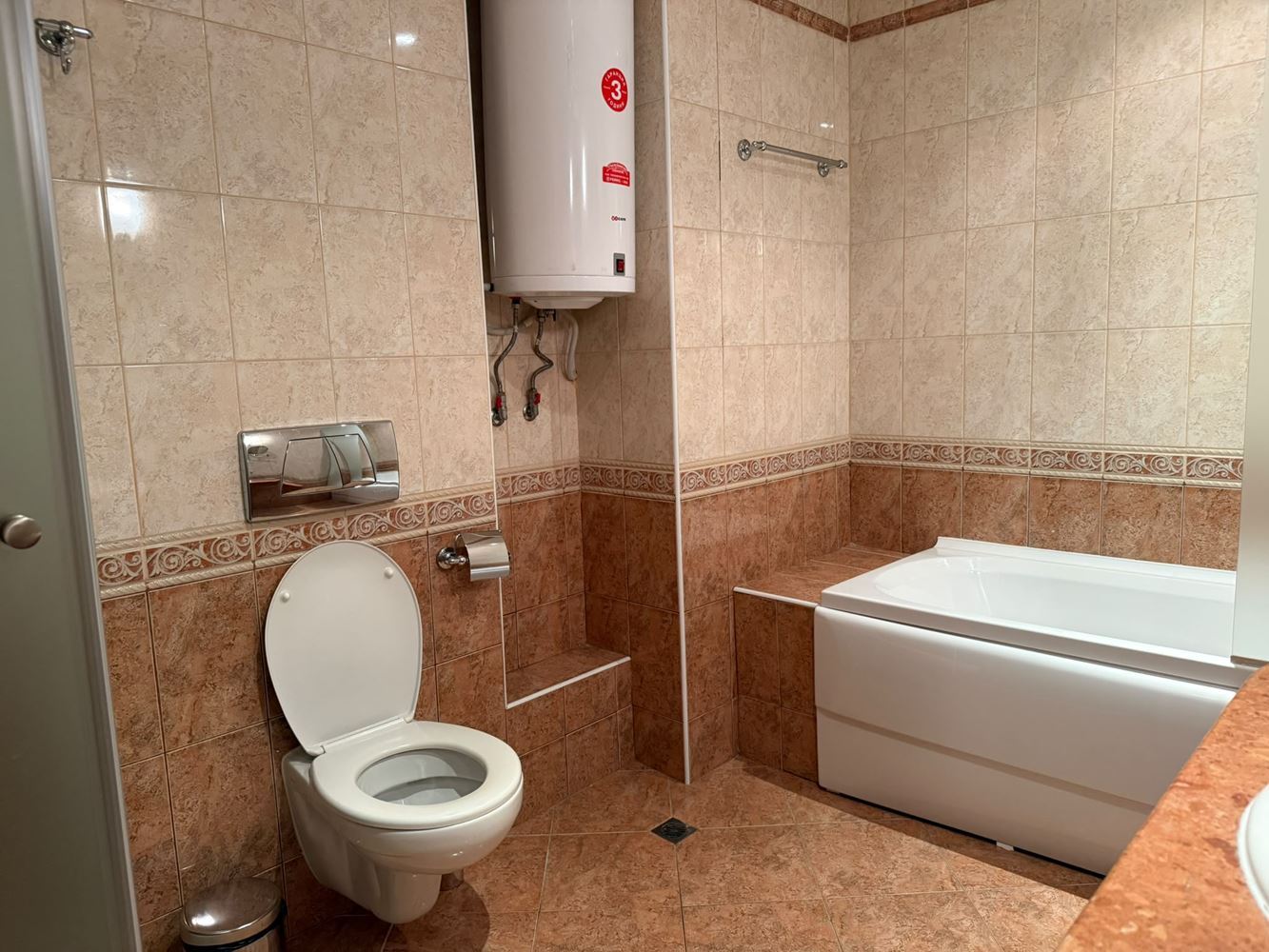 Geräumige Zweizimmerwohnung in erster Meereslinie in Pomorie
