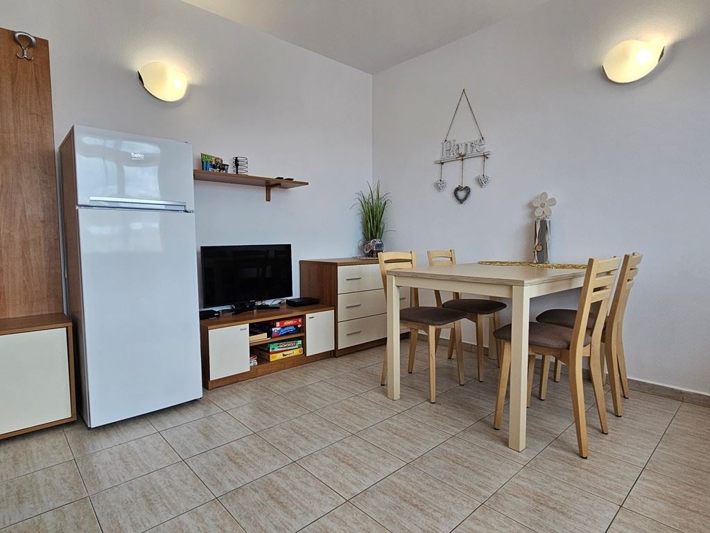 Exklusive 2-Zimmer-Wohnung mit Panoramablick auf den Pool in Sonnenstrand