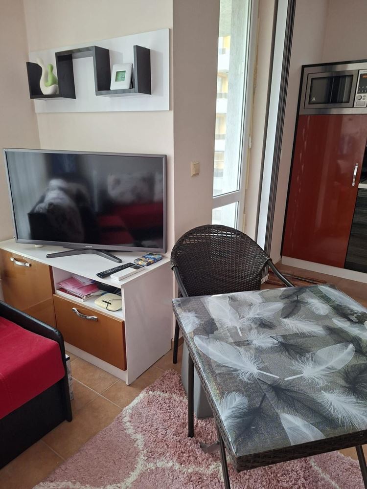Geräumiges und vollständig möbliertes Studio in Pomorie – nur 300 Meter vom Meer entfernt