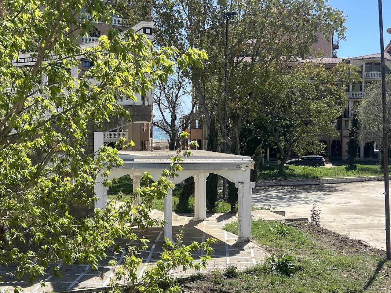 Gemütliches Studio im Herzen von Elenite – nur wenige Minuten vom Strand entfernt, in einer geschlossenen Anlage mit Pool und hervorragenden Annehmlichkeiten