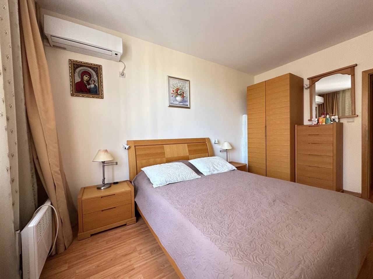 Sveti Vlas – vollständig möblierte Wohnung in erster Meereslinie mit Privatstrand und Meeresatmosphäre