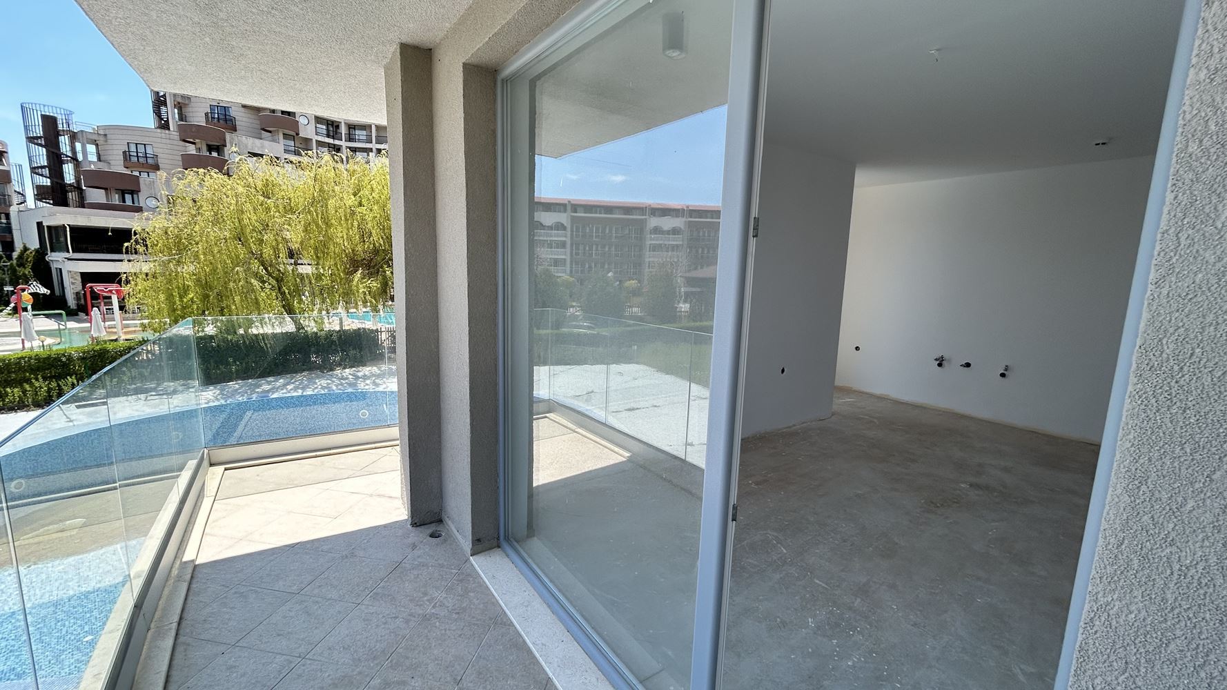 Apartment mit zwei Schlafzimmern, Südausrichtung in erster Meereslinie – Raum, Komfort und ausgezeichnete Investition