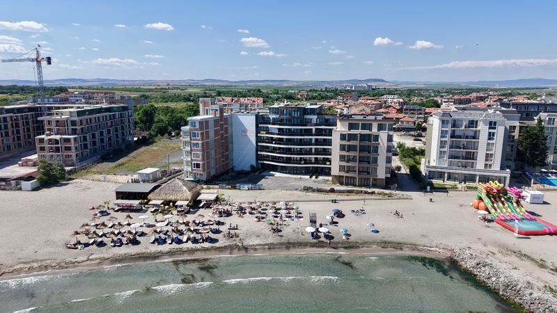 Drei-Zimmer-Wohnung mit frontalem Meerblick in Pomorie – erste Meereslinie, Südstrand und keine Wartungsgebühr!