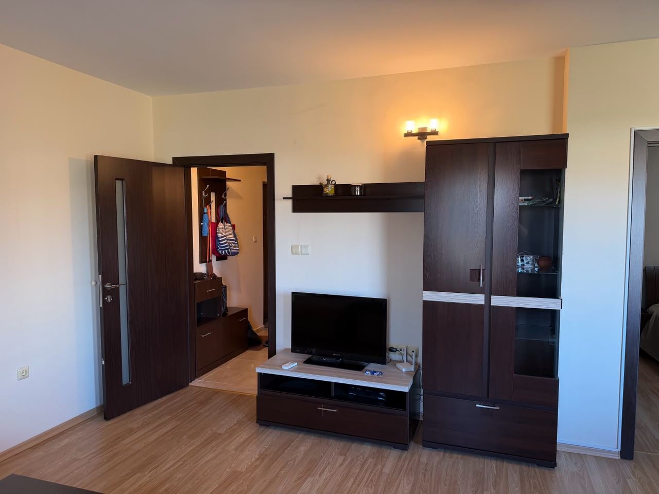 Gemütliche Wohnung mit einem Schlafzimmer in Ravda in einer Wohnanlage – bezugsfertig