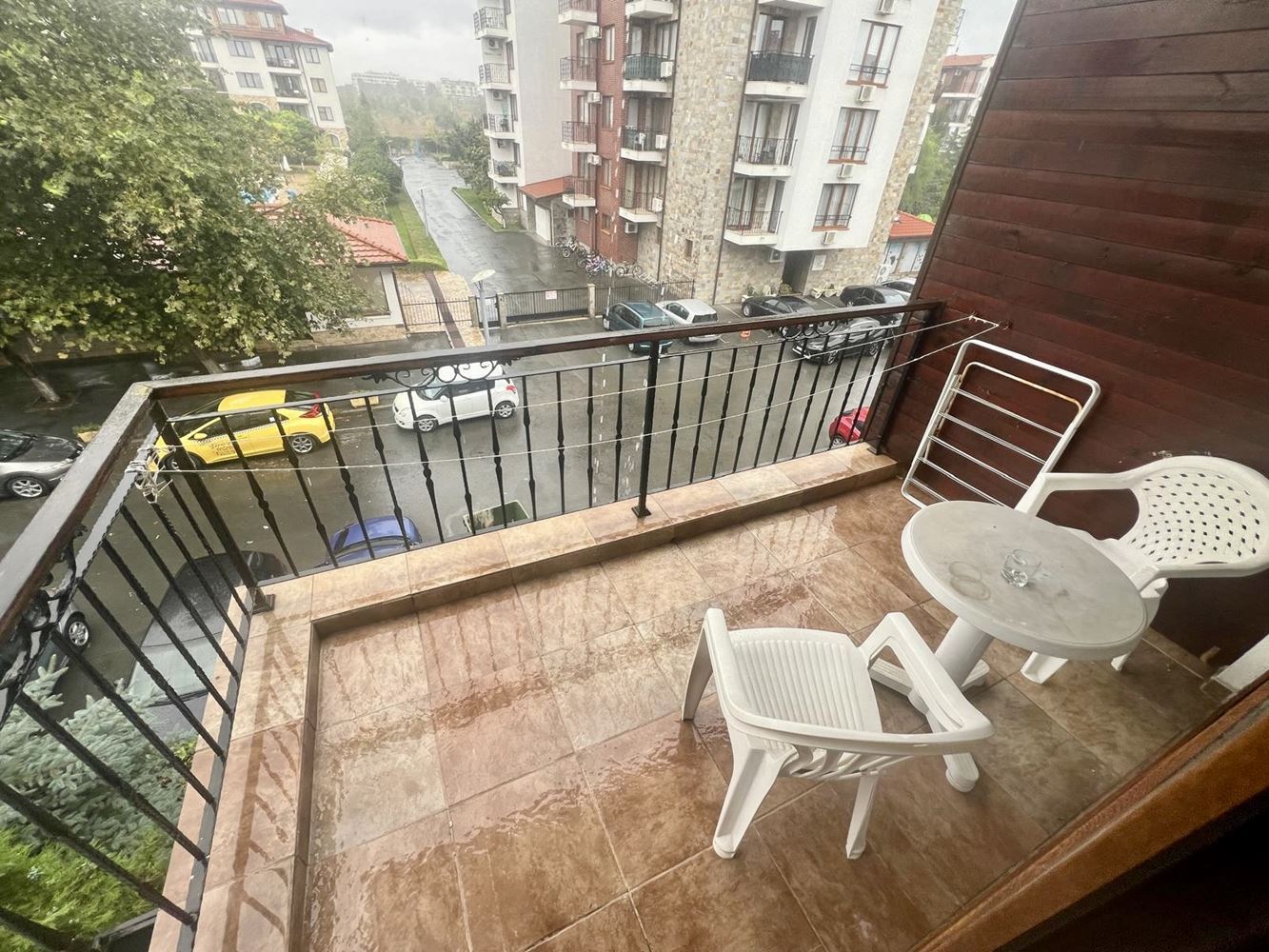 Geräumige Drei-Zimmer-Wohnung mit Poolblick in einer prestigeträchtigen Anlage in Nessebar