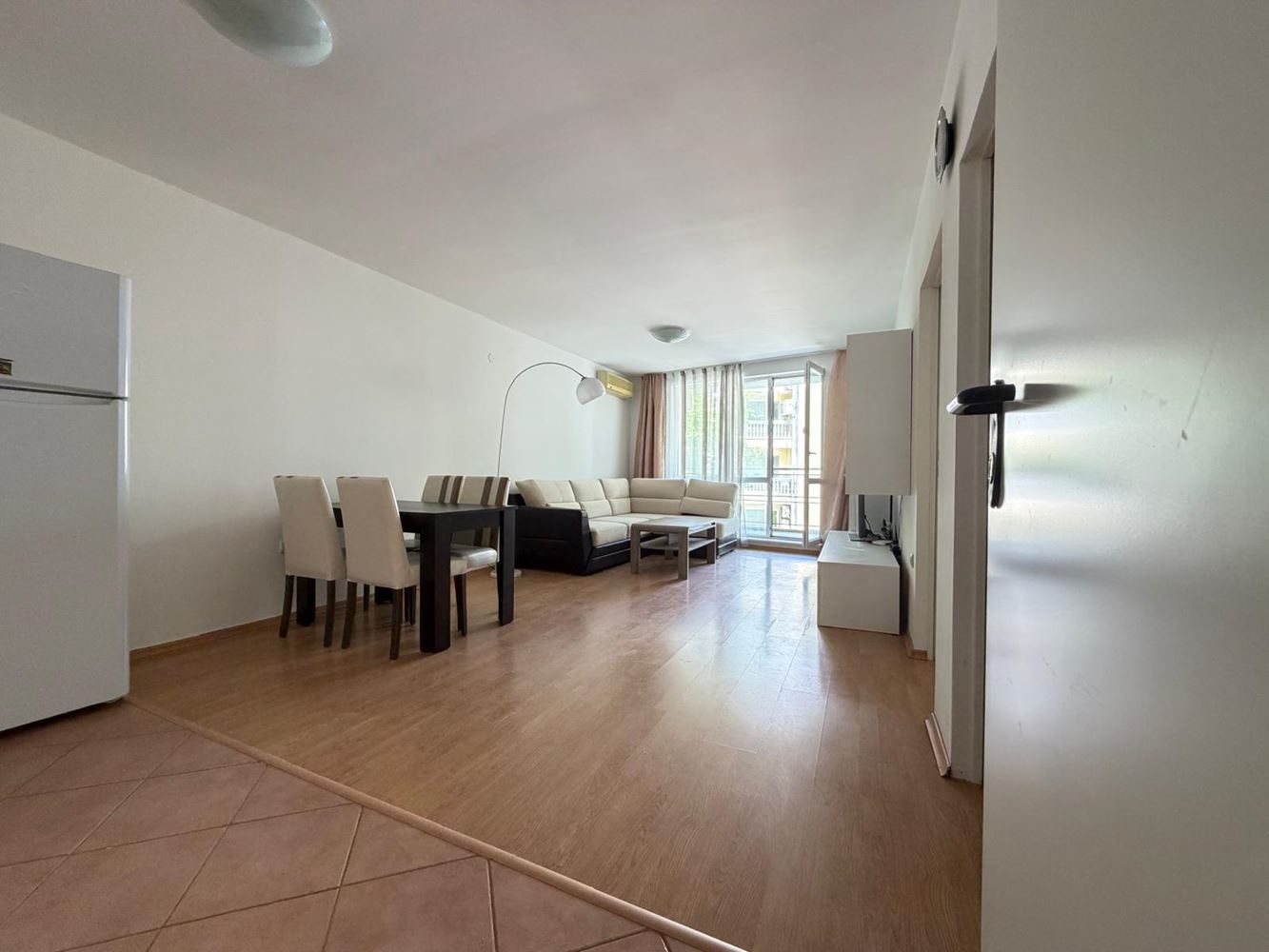 Geräumige Wohnung mit einem Schlafzimmer in Pomorie – mit großer Terrasse und ausgezeichnetem Investitionspotenzial