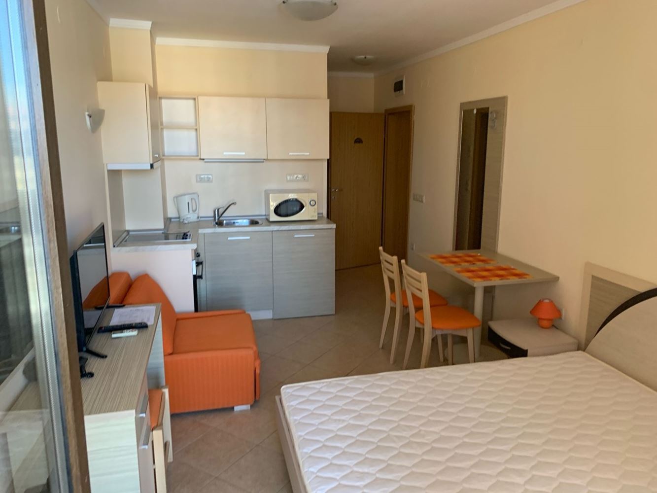 Studio mit Poolblick in Sonnenstrand – moderne Anlage mit umfangreicher Infrastruktur