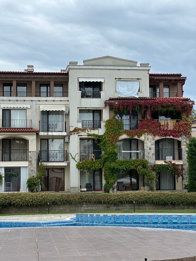 Gemütliche Zweizimmerwohnung nur wenige Meter vom Kavatsi-Strand entfernt – Komfort, Ruhe und mediterranes Ambiente am Meer