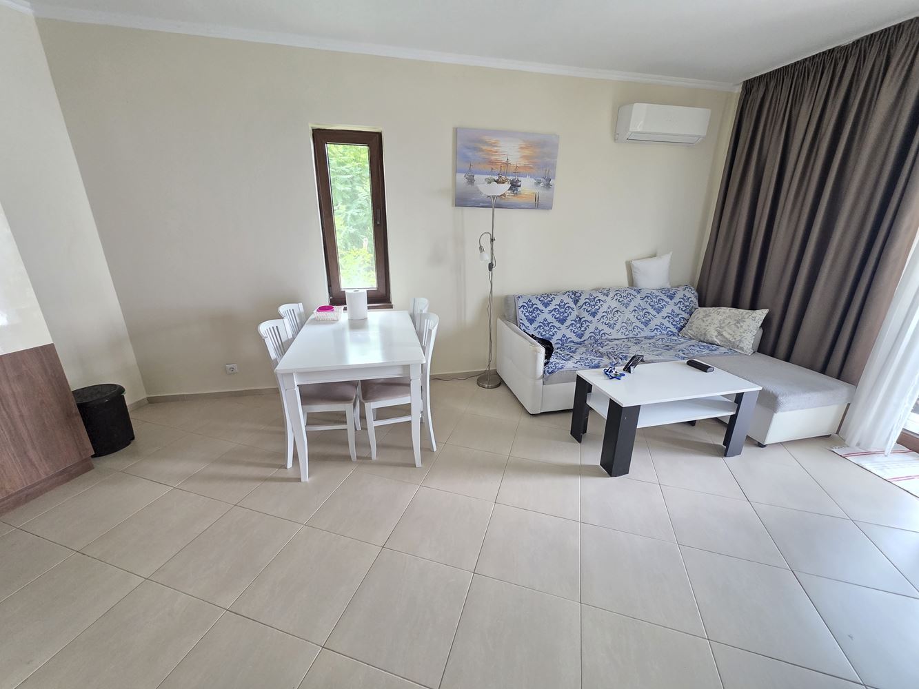 Zweizimmerwohnung in erster Meereslinie mit frontalem Meerblick in Nessebar