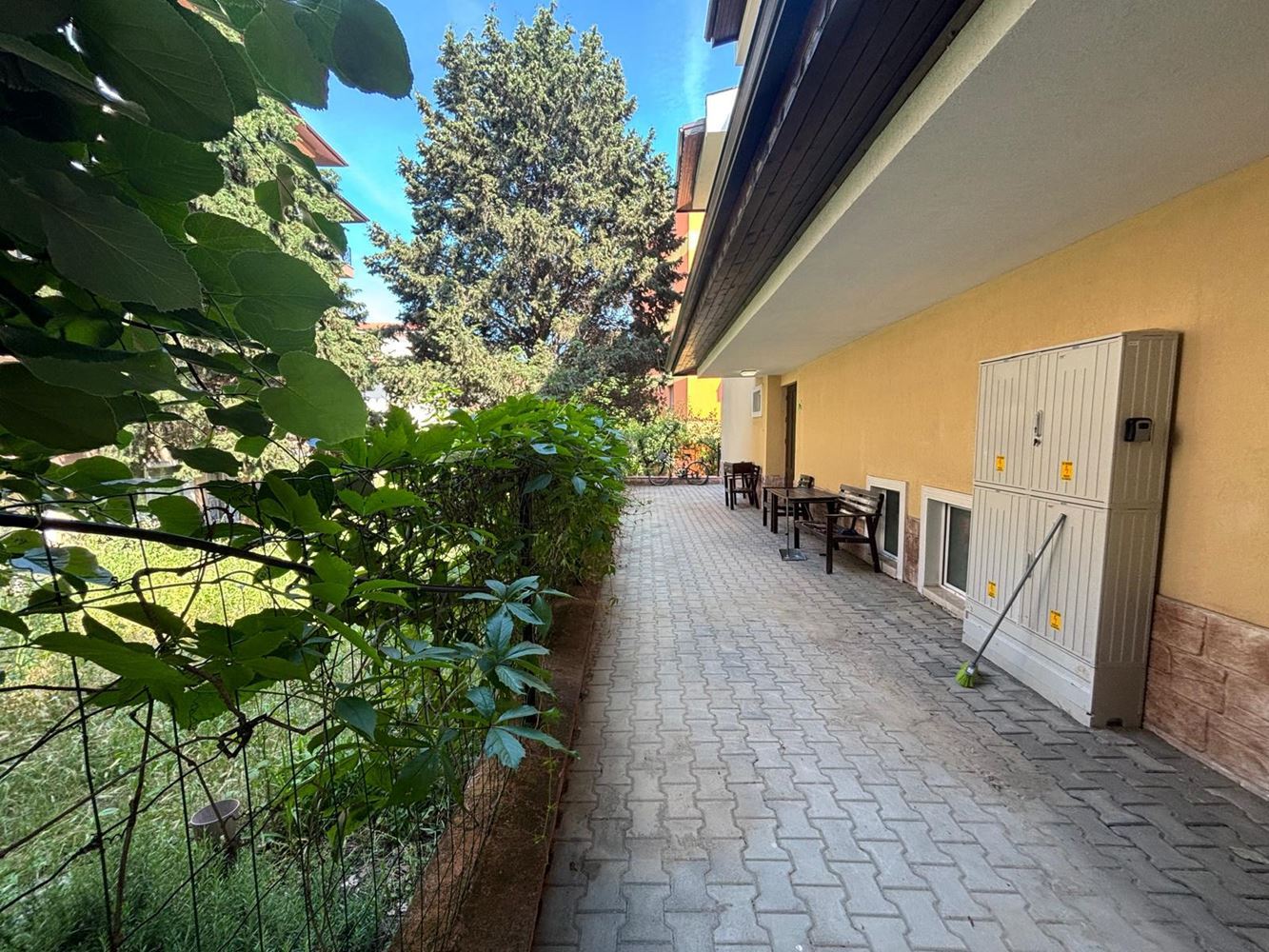 Zweizimmerwohnung in einer ruhigen Straße in Ravda – nur wenige Schritte vom Meer entfernt