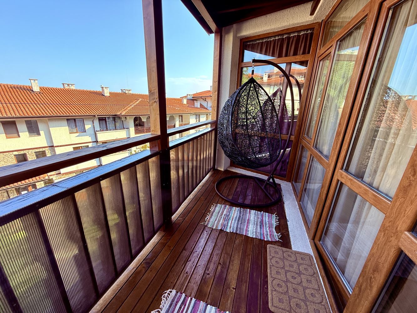 Wohnung in erster Meereslinie in Sveti Vlas – stilvolle Immobilie am Strand und am Yachthafen „Marina Dinevi“