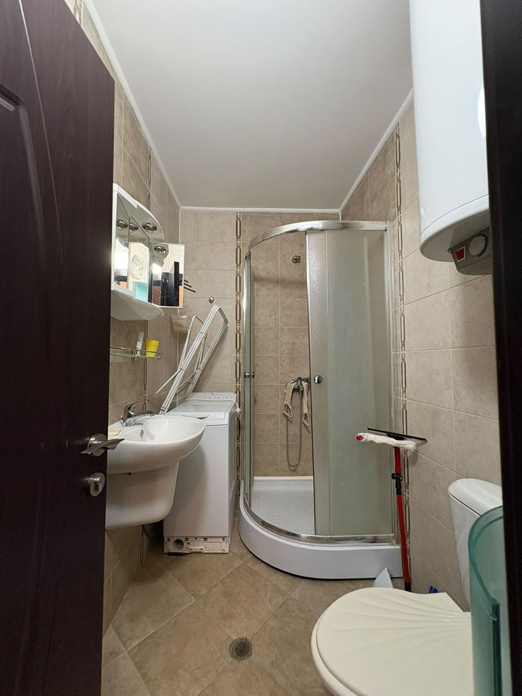 Möblierte Studio-Wohnung 200 Meter vom Meer entfernt in Pomorie – ausgezeichnete Lage und Komfort