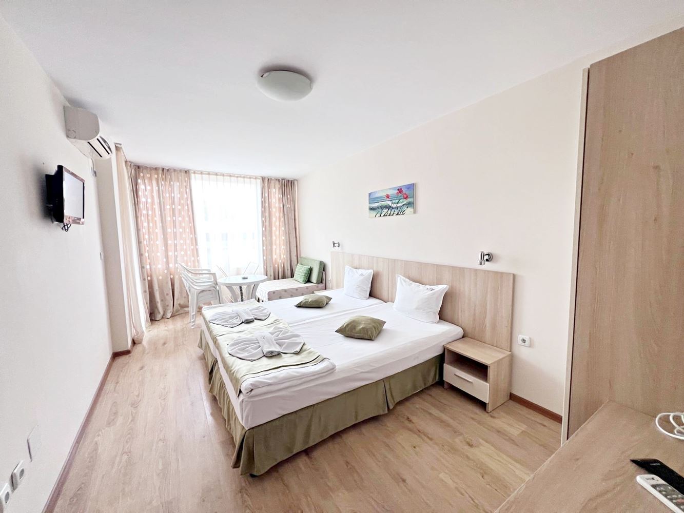 Zwei-Zimmer-Wohnung in einer prestigeträchtigen Anlage in Sonnenstrand – nur 300 m vom Meer entfernt