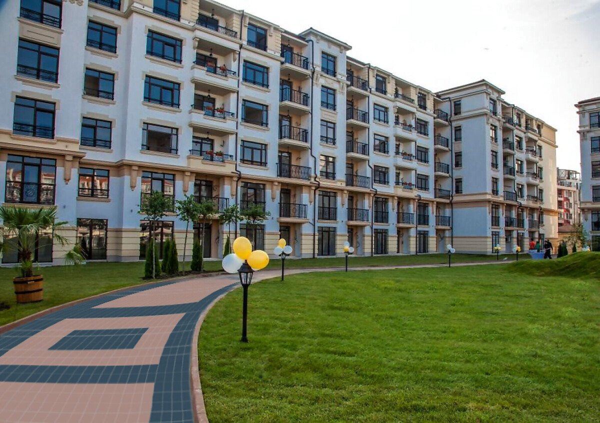 2-Zimmer-Wohnung in Pomorie – möbliert, mit Garten und ausgezeichneter Lage
