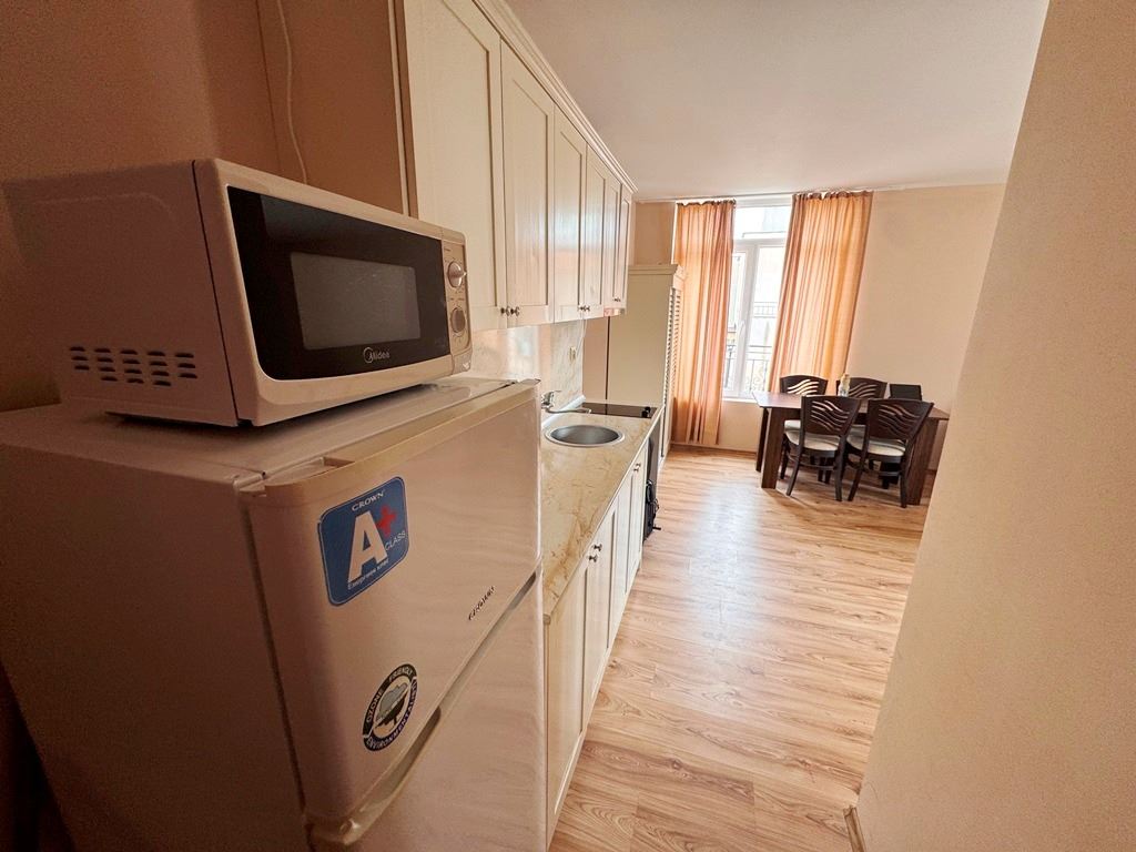 2-Zimmer-Wohnung mit Poolblick in einer prestigeträchtigen Anlage in Sonnenstrand
